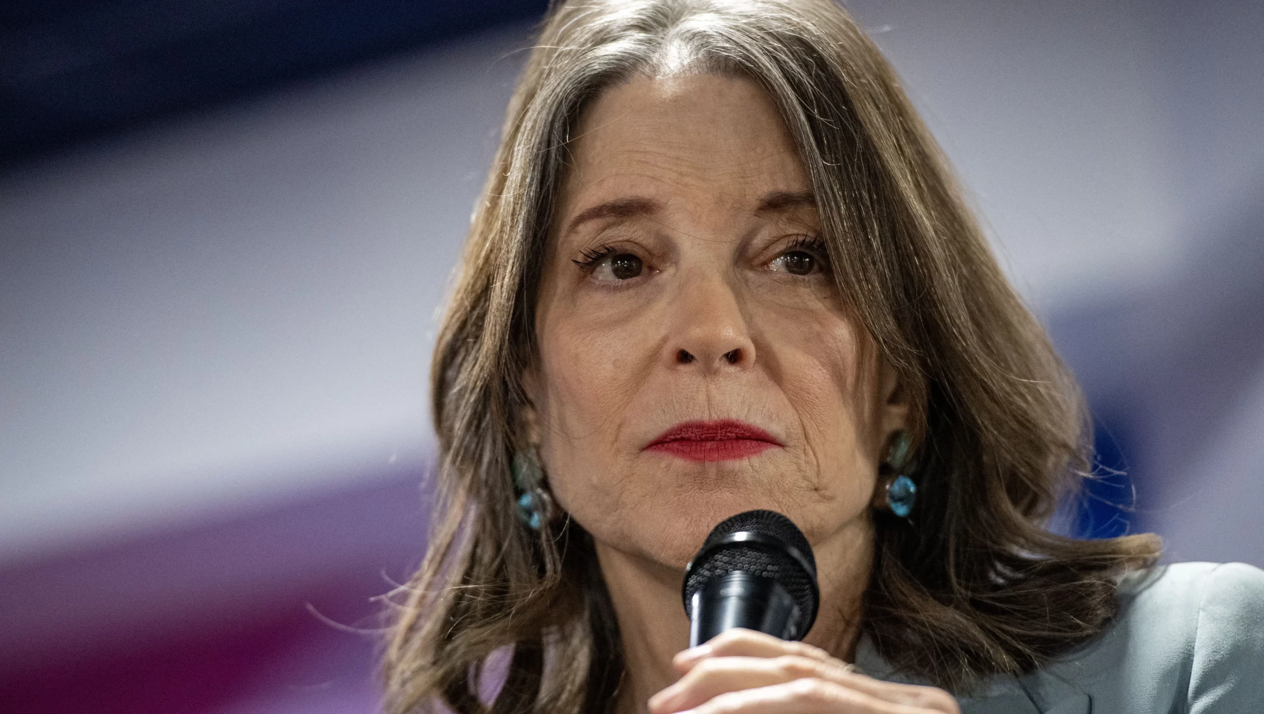 Marianne Williamson: The Woman Continuing Her Presidential Run in Hollywood Life